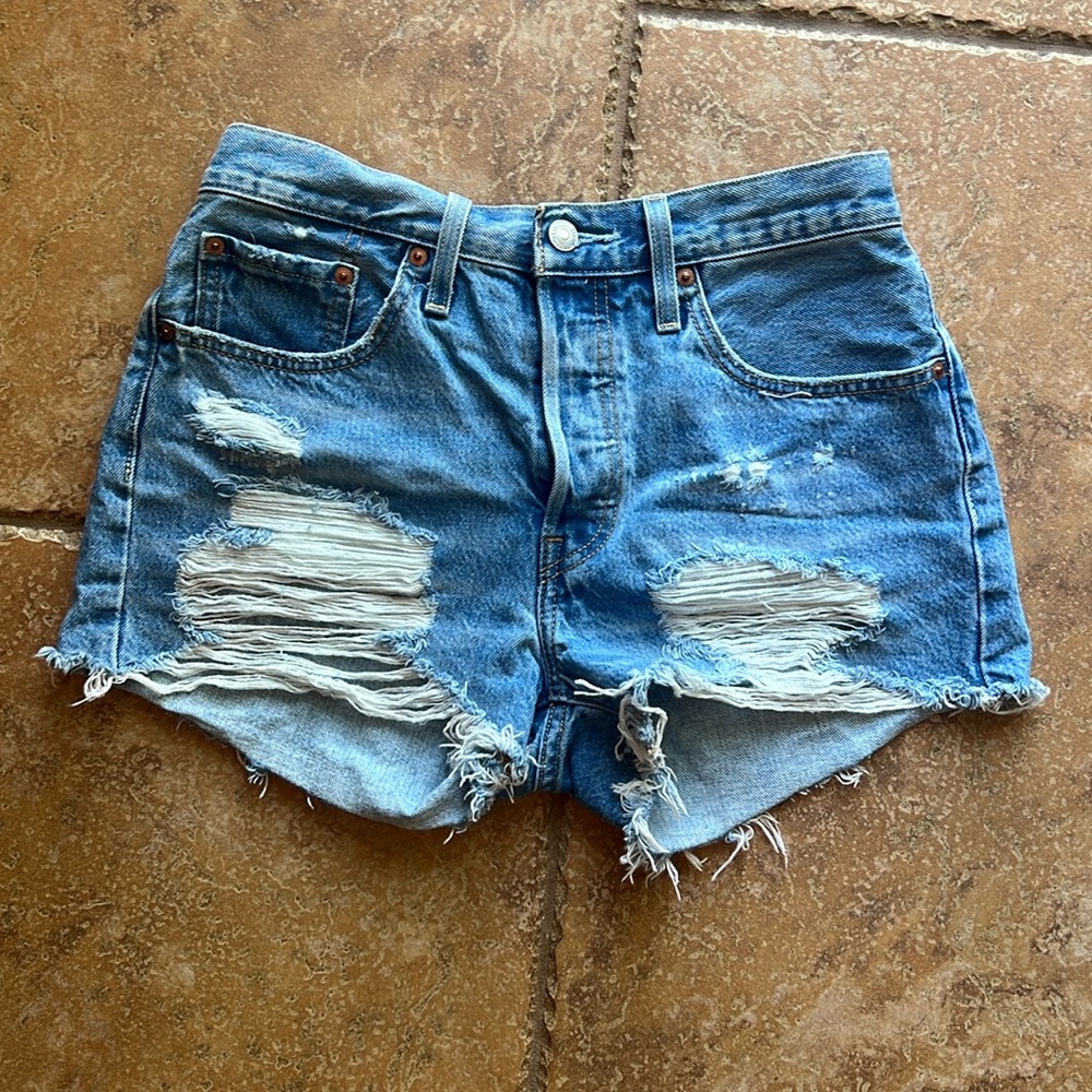 Levi’s 501 Women’s size 27 denim shorts, distressed, like new, worn twice